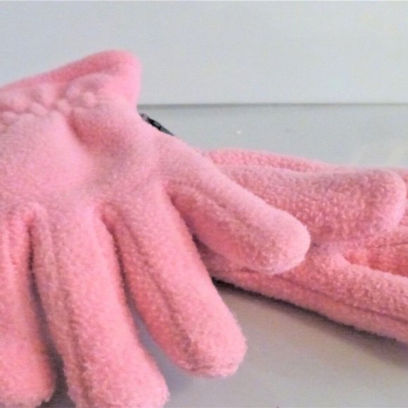 BX45 Lot of Girls WINTER GEAR Girls Winter Hat Gloves & Scarf - All in excellent - Picture 6 of 7